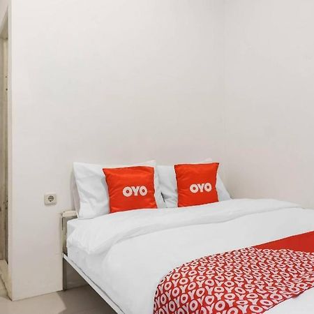 Super Oyo 91074 Stariez Senen Syariah Hotel Jakarta Buitenkant foto