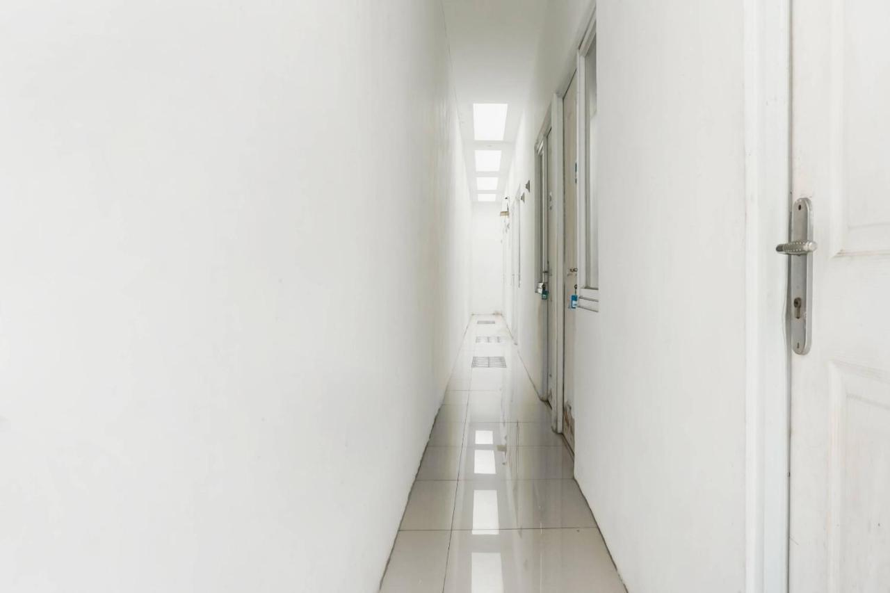 Super Oyo 91074 Stariez Senen Syariah Hotel Jakarta Buitenkant foto
