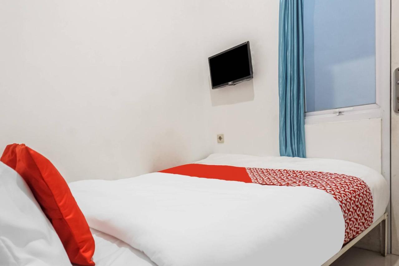 Super Oyo 91074 Stariez Senen Syariah Hotel Jakarta Buitenkant foto