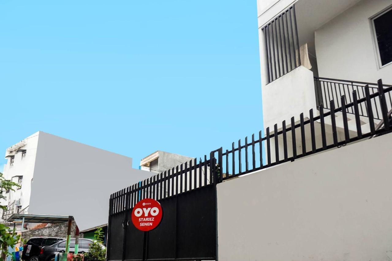 Super Oyo 91074 Stariez Senen Syariah Hotel Jakarta Buitenkant foto