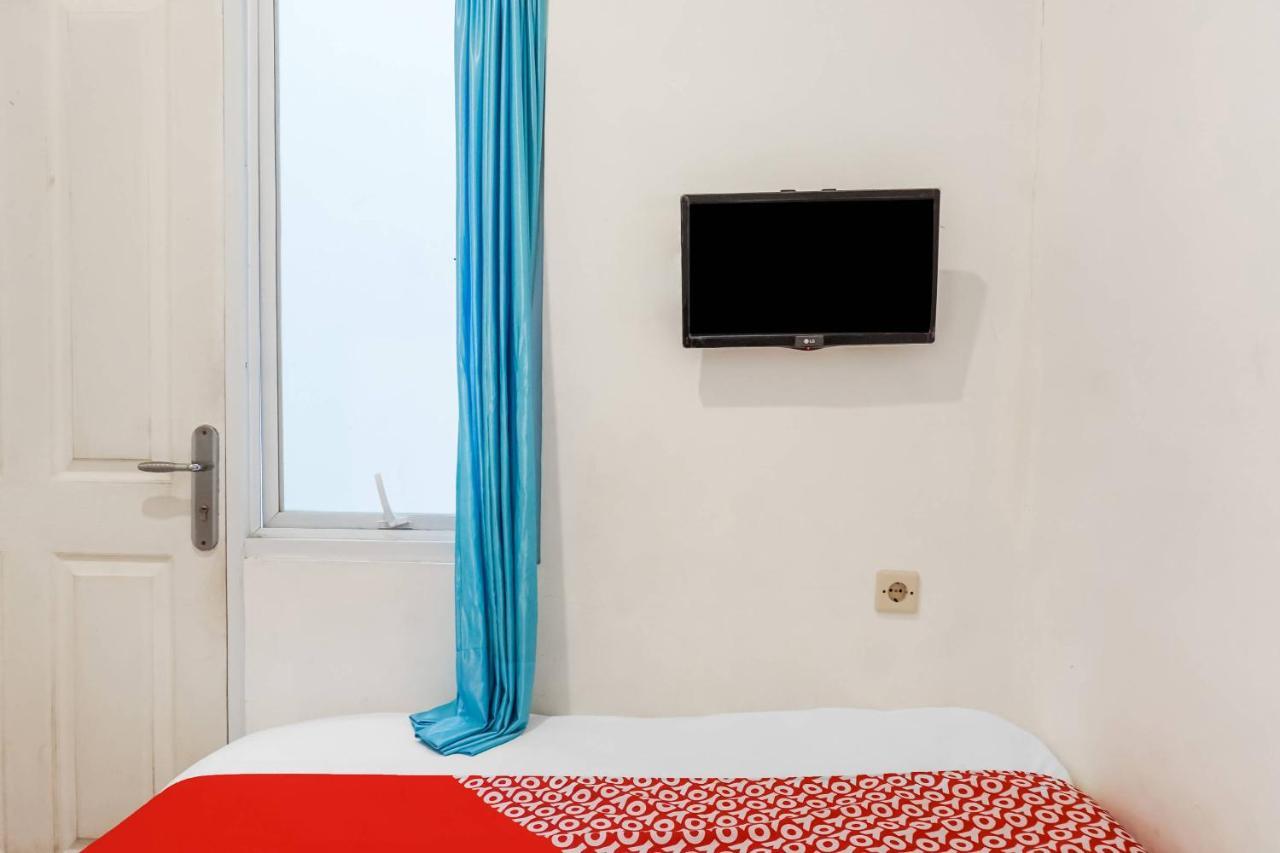 Super Oyo 91074 Stariez Senen Syariah Hotel Jakarta Buitenkant foto