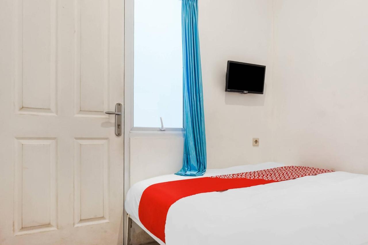 Super Oyo 91074 Stariez Senen Syariah Hotel Jakarta Buitenkant foto