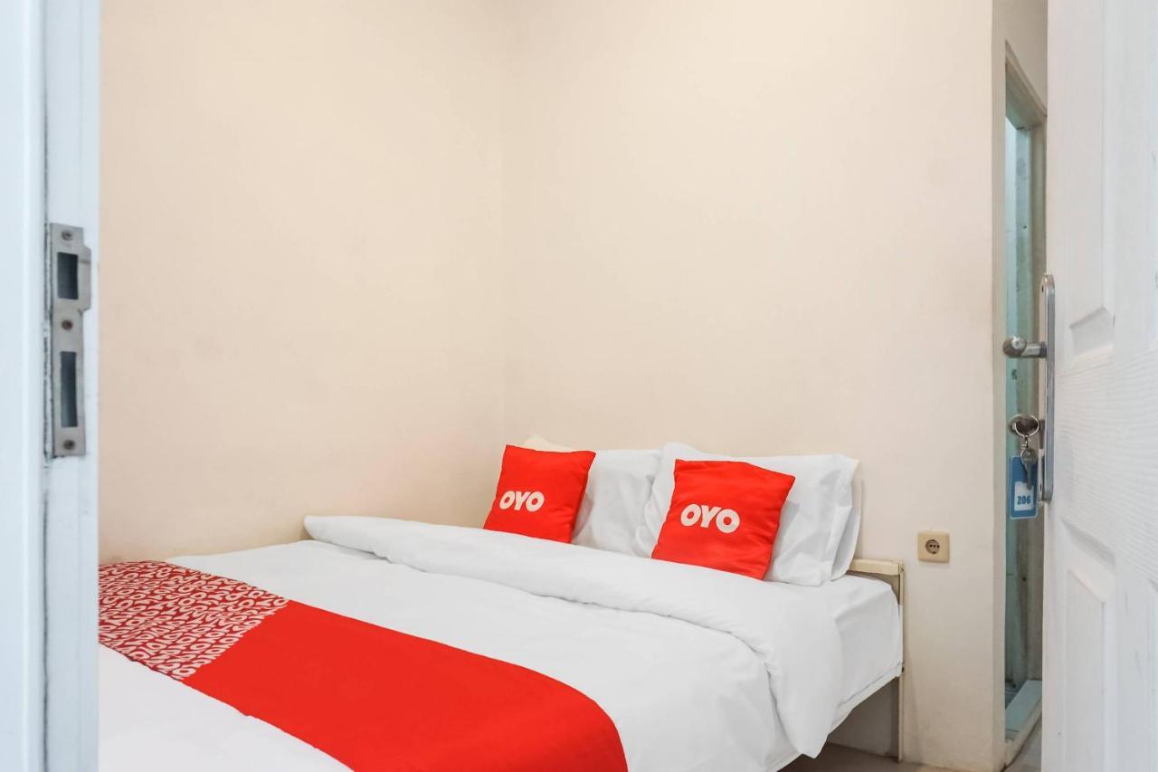 Super Oyo 91074 Stariez Senen Syariah Hotel Jakarta Buitenkant foto