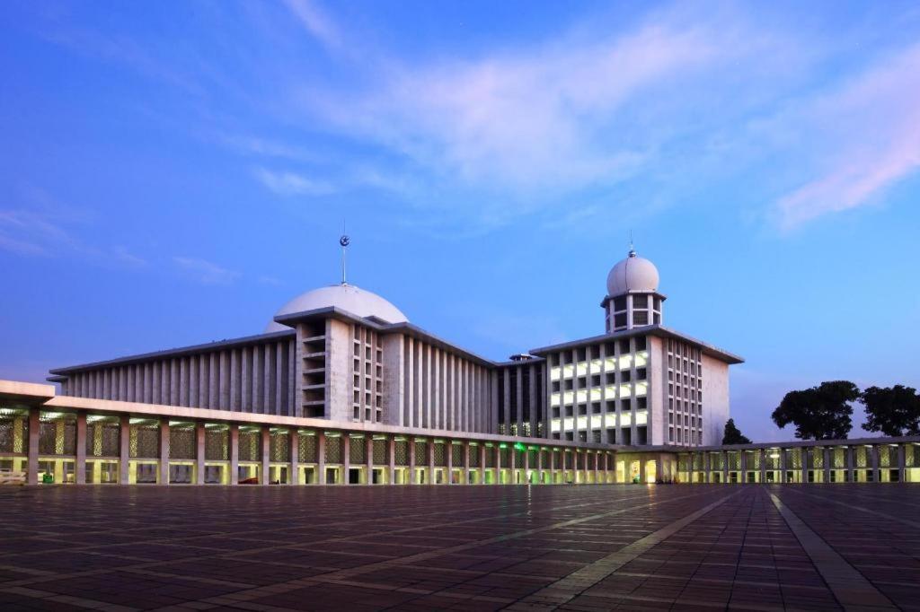 Super Oyo 91074 Stariez Senen Syariah Hotel Jakarta Buitenkant foto