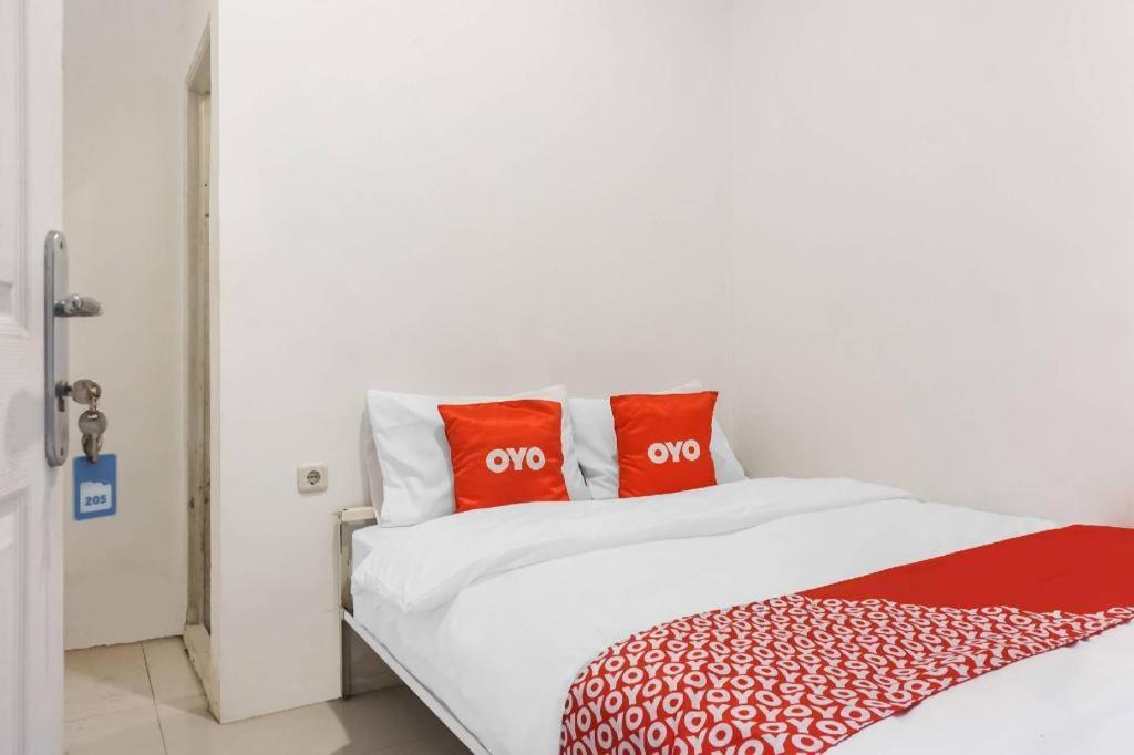 Super Oyo 91074 Stariez Senen Syariah Hotel Jakarta Buitenkant foto